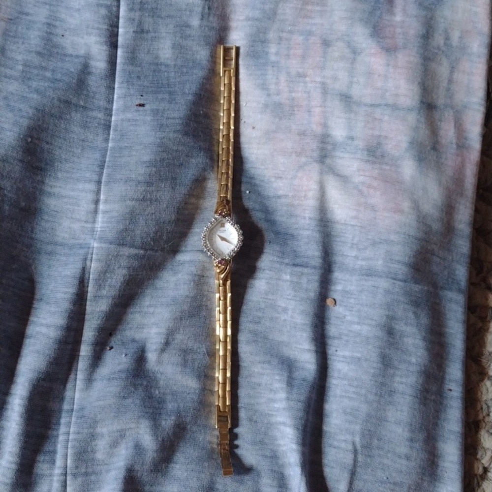 - Pulsar quartz ladies watch v232l398a